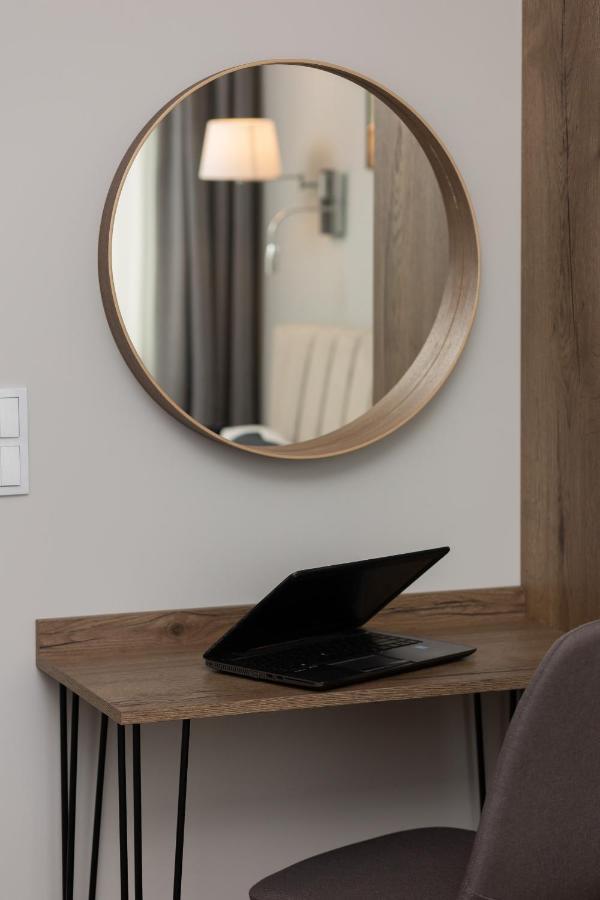 Stunning Family Apartment Ursynow With Parking & Balcony By Noclegi Renters Varsóvia Exterior foto