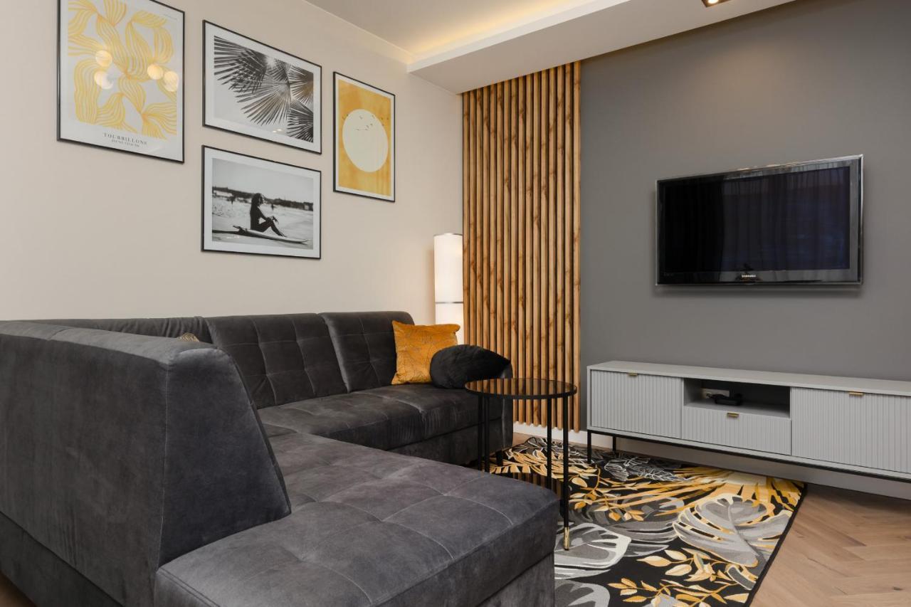 Stunning Family Apartment Ursynow With Parking & Balcony By Noclegi Renters Varsóvia Exterior foto