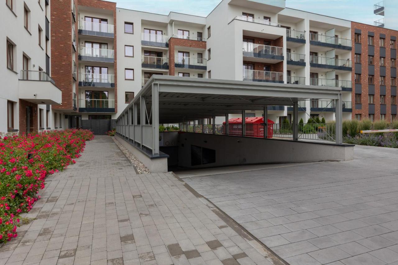 Stunning Family Apartment Ursynow With Parking & Balcony By Noclegi Renters Varsóvia Exterior foto